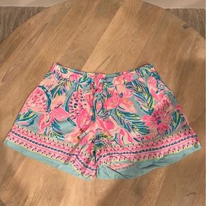 NWOT Lilly Pulitzer Blue Ibiza Gimme The Juice Engineered 5” Short Size Medium.